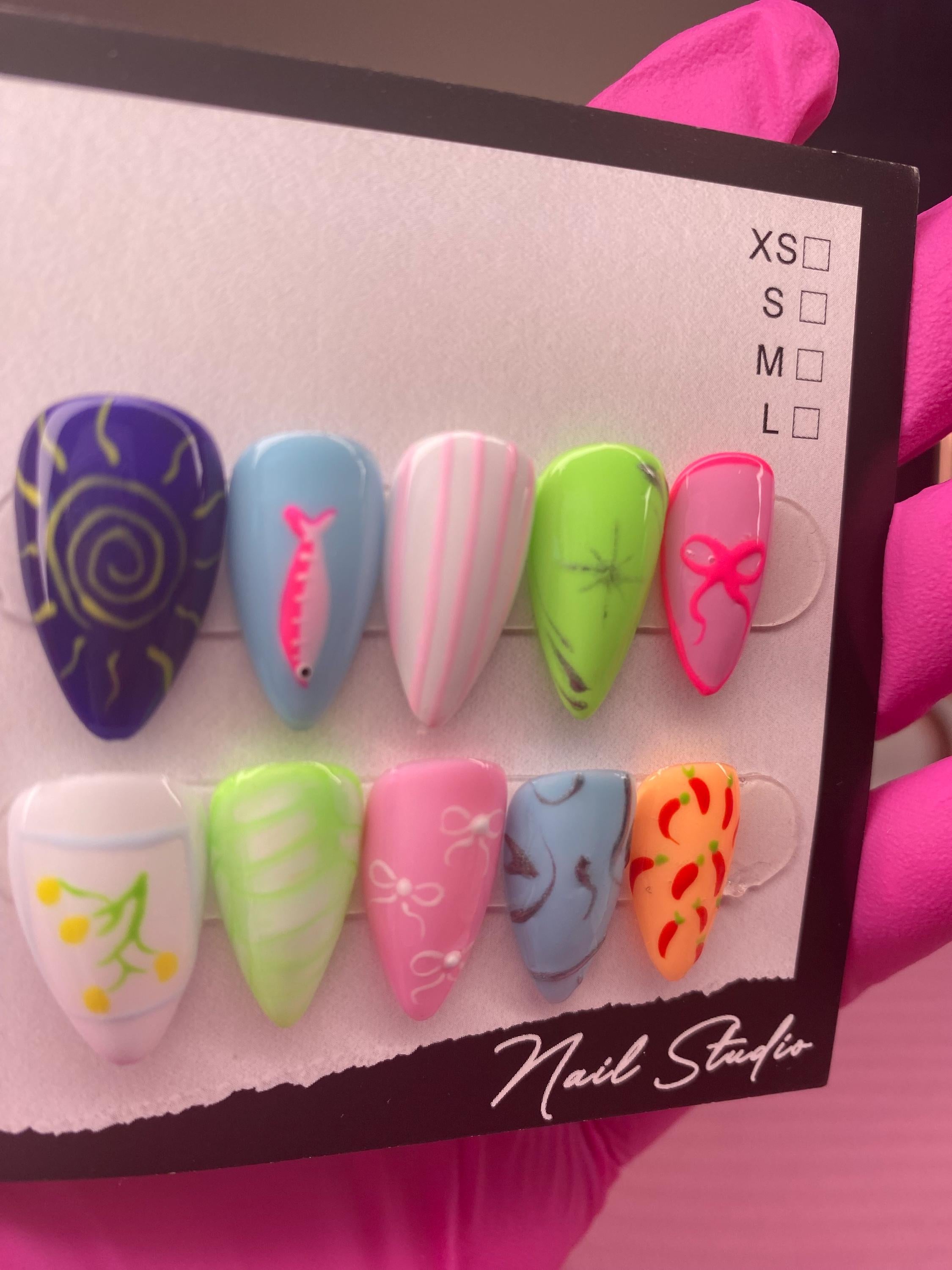Press on nails - popular design - unique press on nails - luxury press on nails - nail art - trendy nails