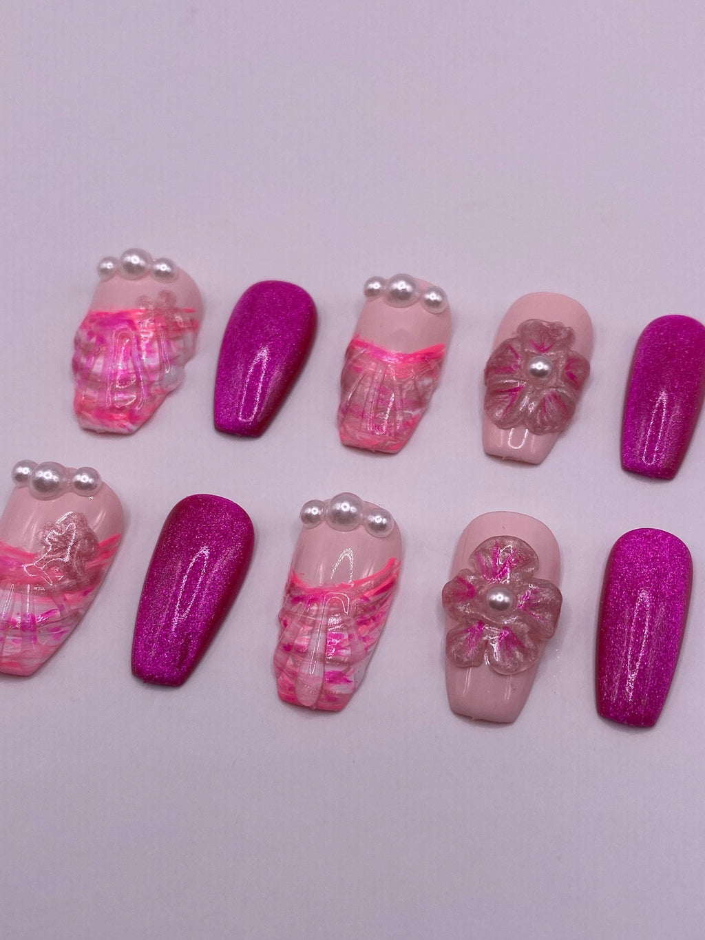 Spring flowers press on nails - Floral fake nails - spring nail art set - reusable handmade nails - soft pink press on - gift for her - 3d