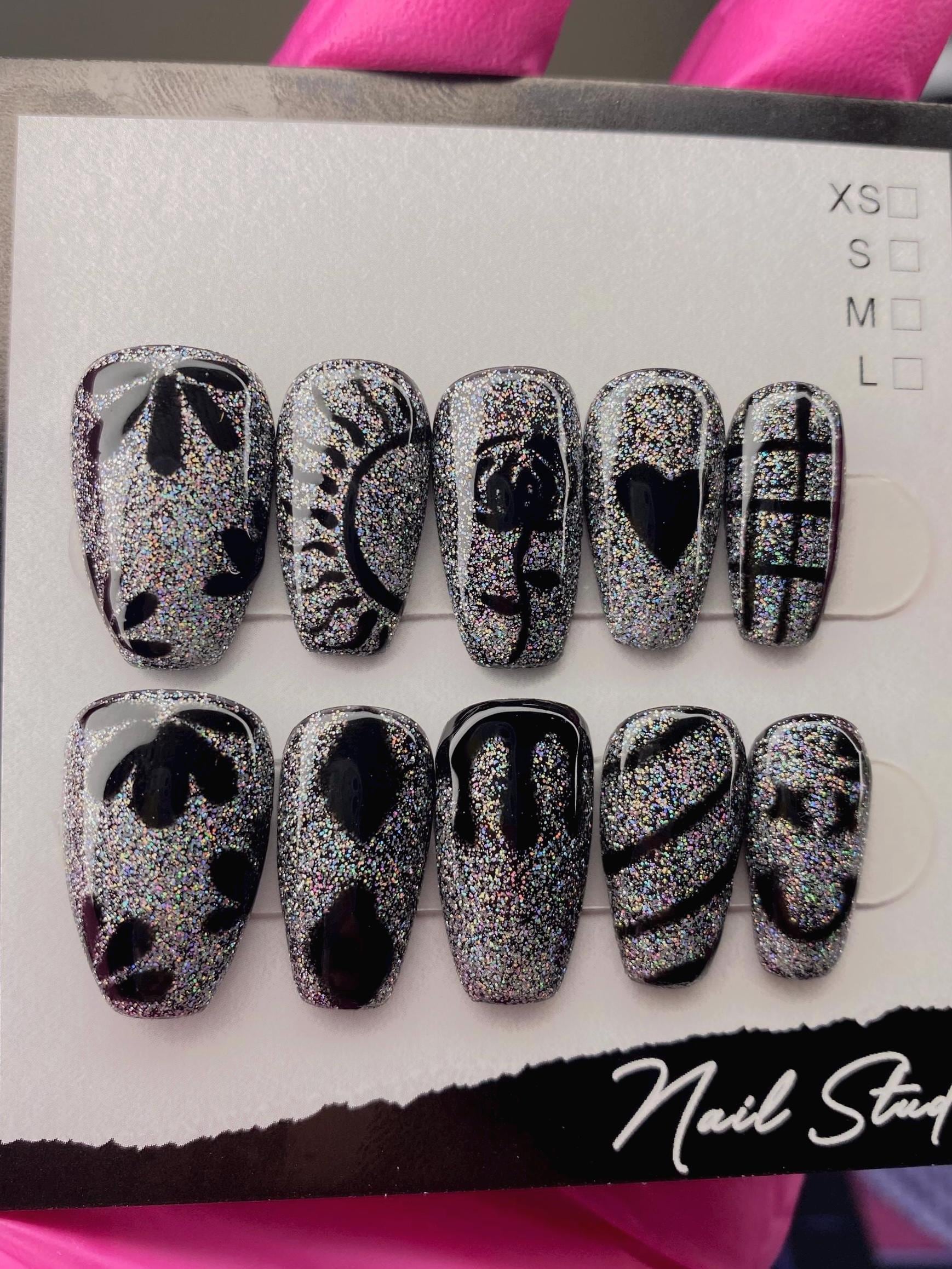 Black and metallic nails - Hand painted press on nails - Alt grunge nails - Gothic nails - Gift for her - black - grey - unique