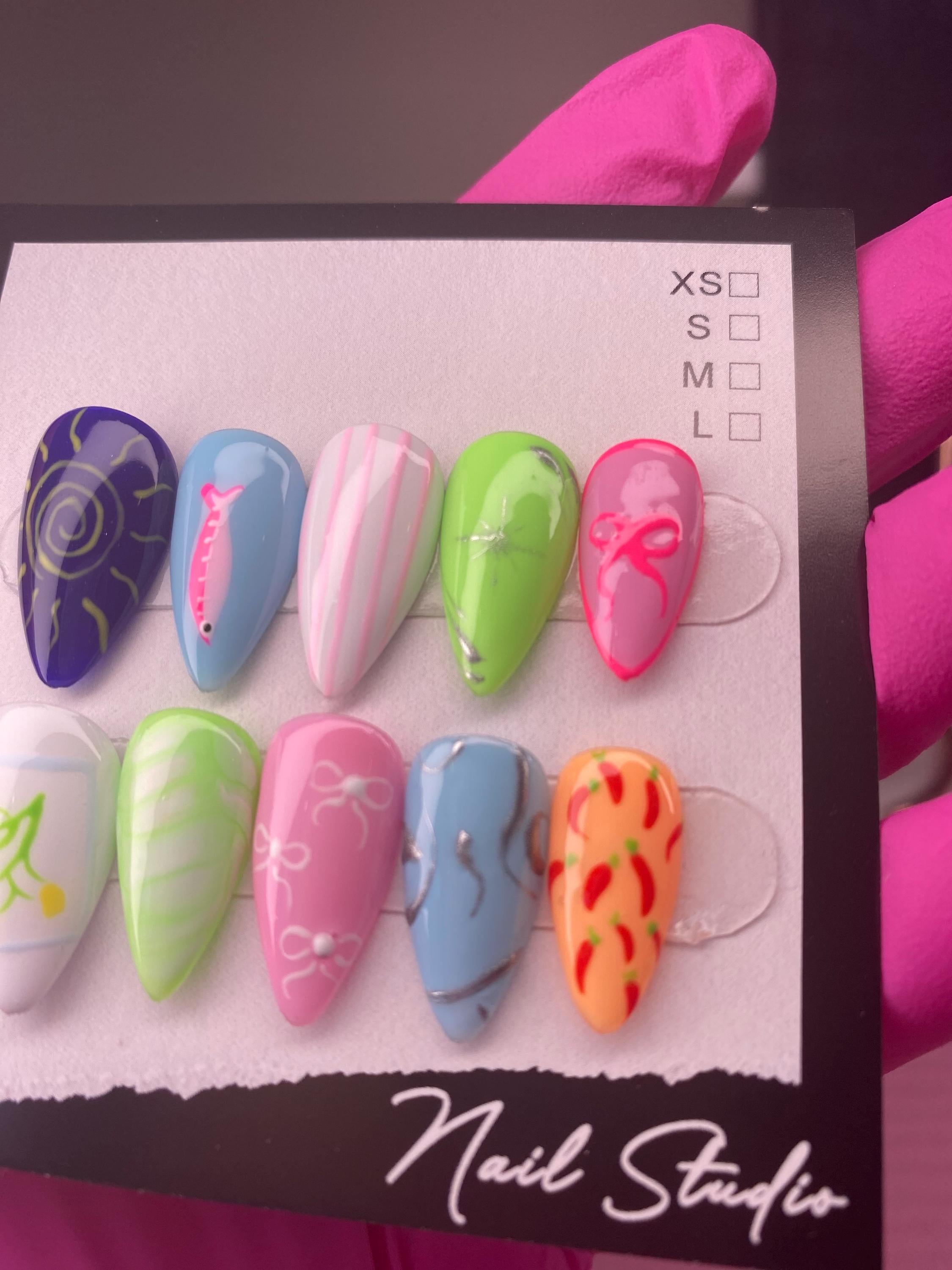 Press on nails - popular design - unique press on nails - luxury press on nails - nail art - trendy nails