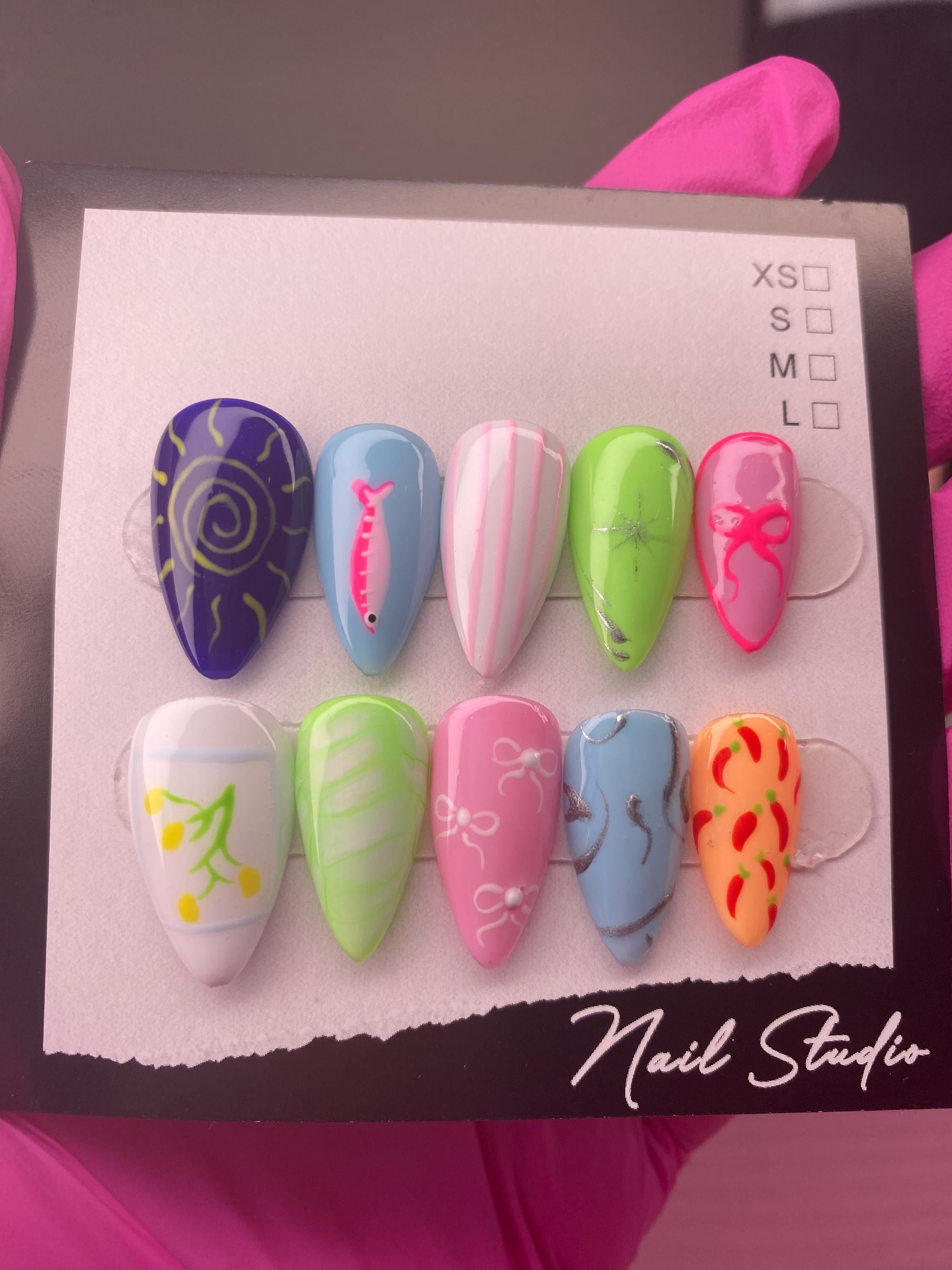 Press on nails - popular design - unique press on nails - luxury press on nails - nail art - trendy nails