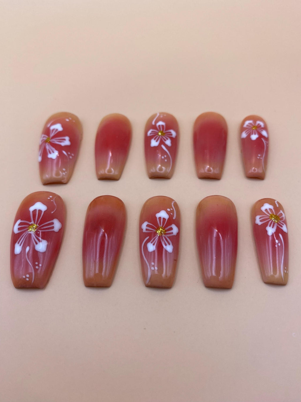 Summer coral flower press on nails - Hibiscus flower fake nails - reusable handmade nails - bright summer press ons - gift for her