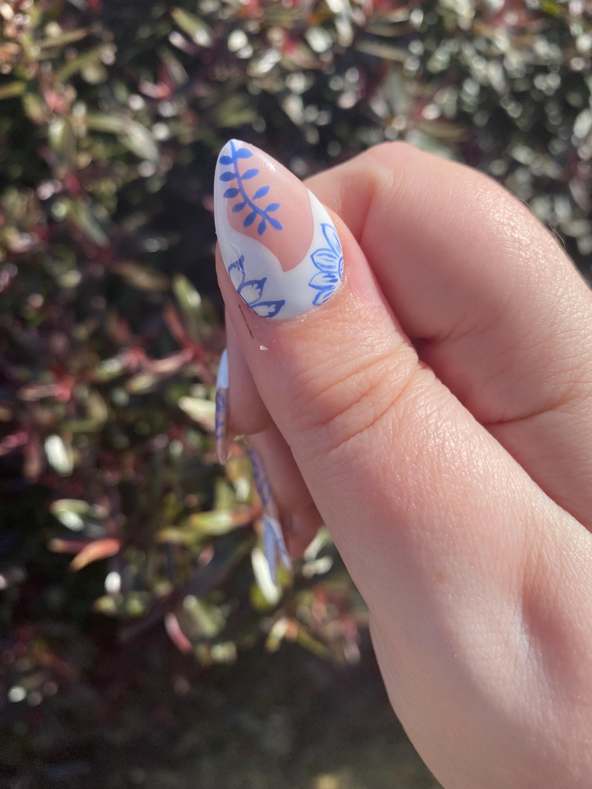 Moroccan inspired press on nails - Santorini nails- holiday nails - gifts for her - white and blue nails