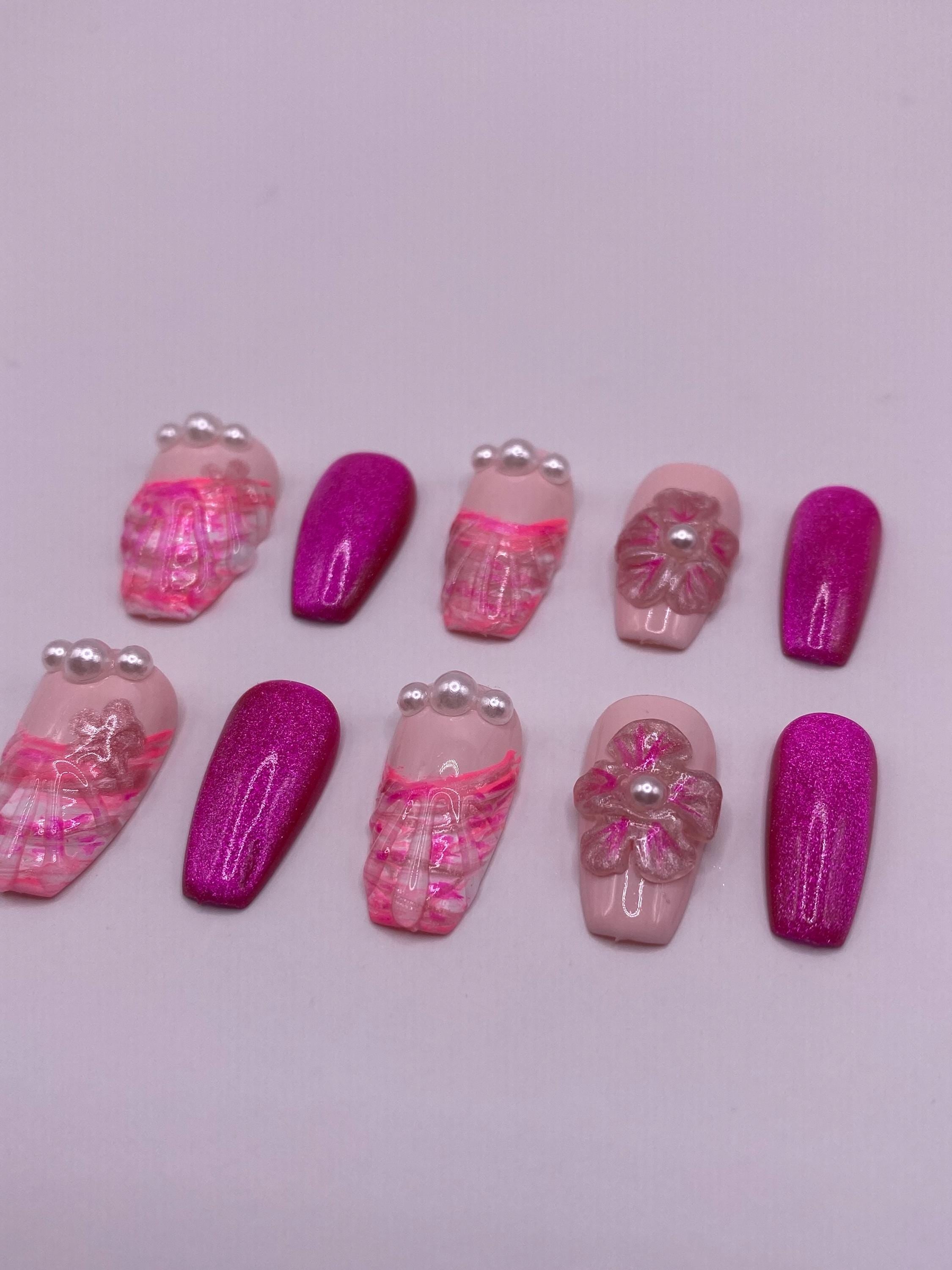 Spring flowers press on nails - Floral fake nails - spring nail art set - reusable handmade nails - soft pink press on - gift for her - 3d