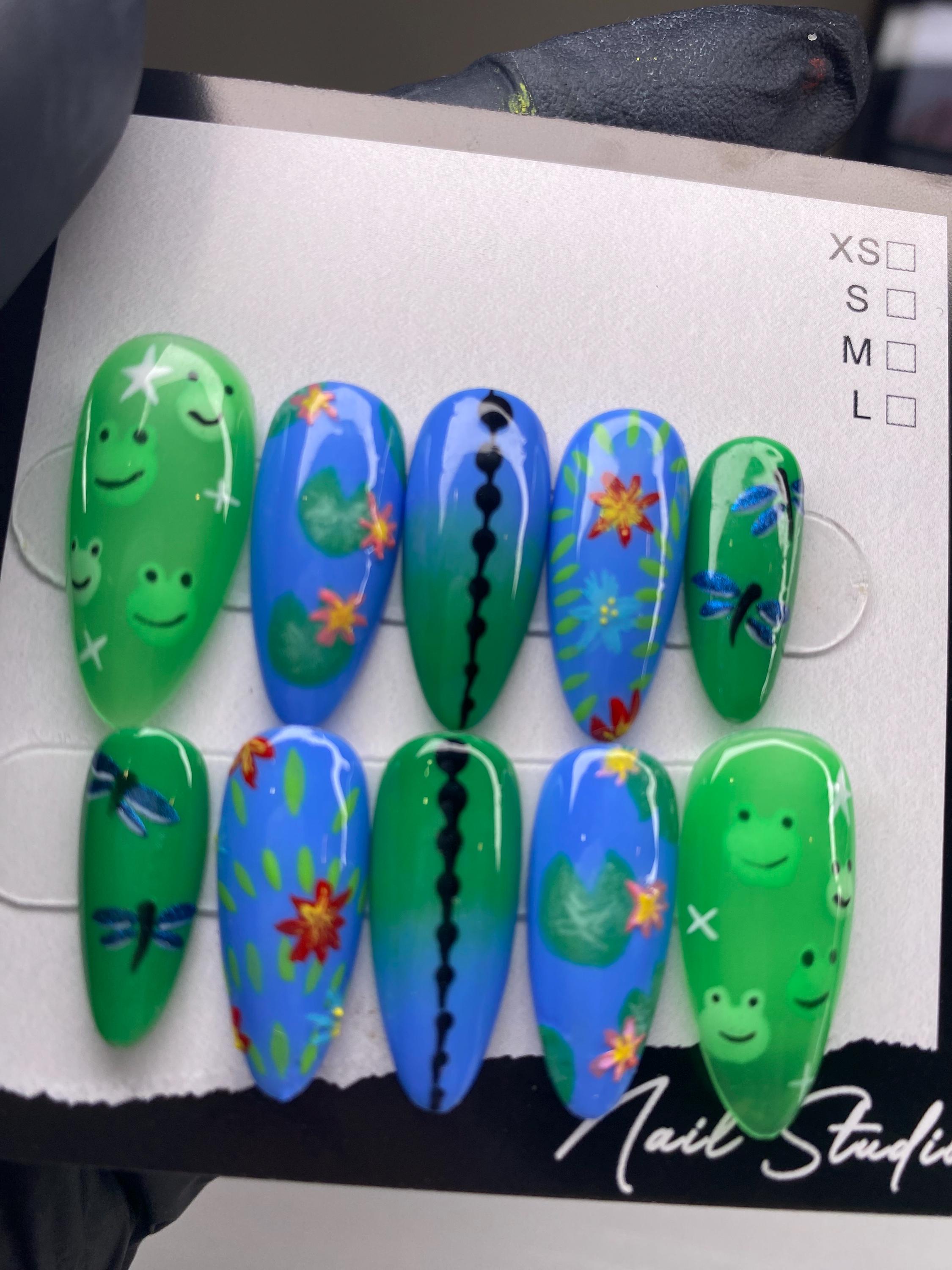 Frog-tastic Press-On Nails: Leap into Style! Cottagecore nails - blue nails - green nails - ombré nails - gifts for her